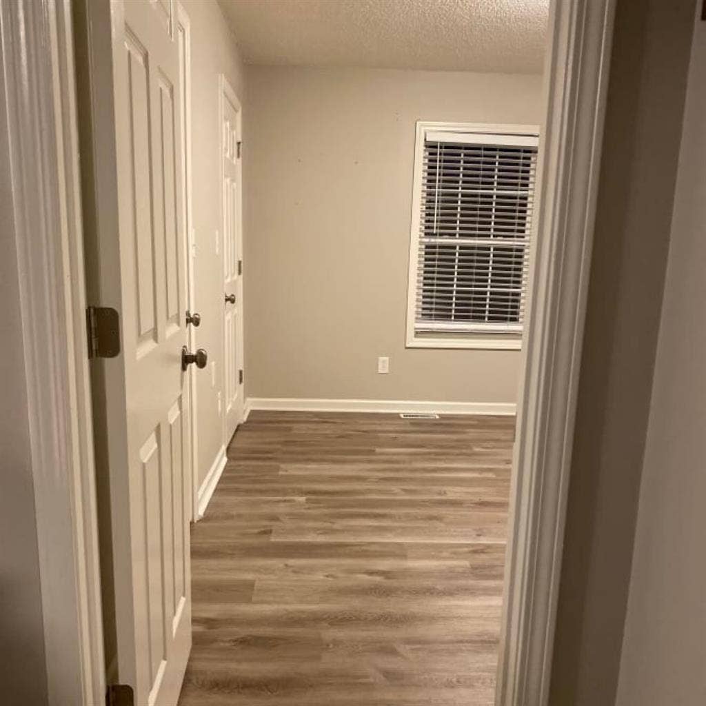 Room for rent - Females only