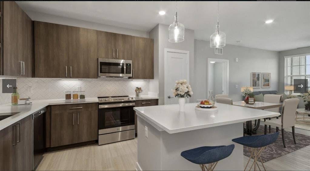 NICE APT/ROOM with PRIVATE BATHROOM
