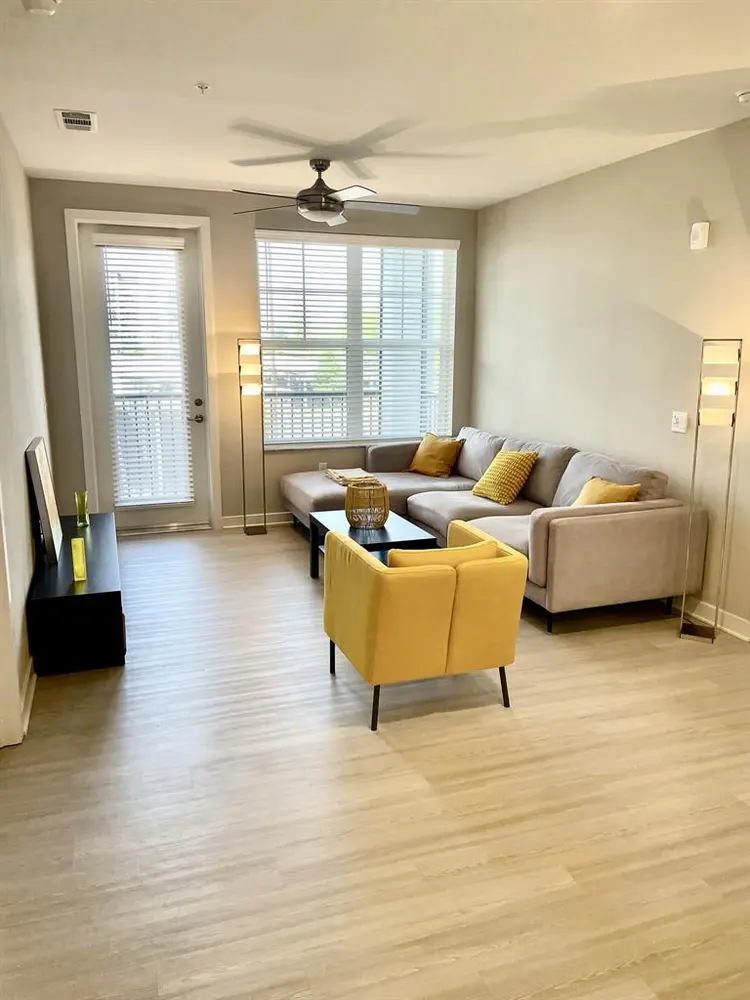 NICE APT/ROOM with PRIVATE BATHROOM