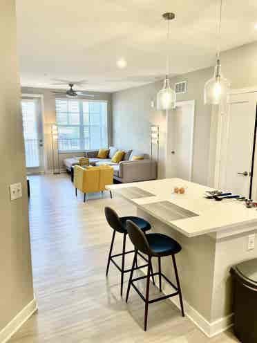 NICE APT/ROOM with PRIVATE BATHROOM