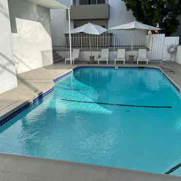 Large Brentwood Bedroom,HotTub Pool