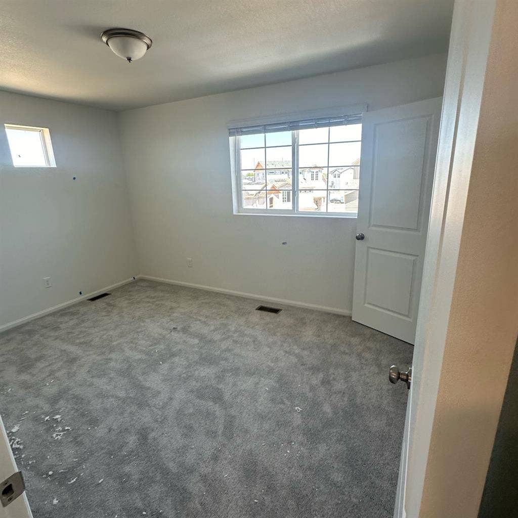 Rooms for rent minutes from DIA