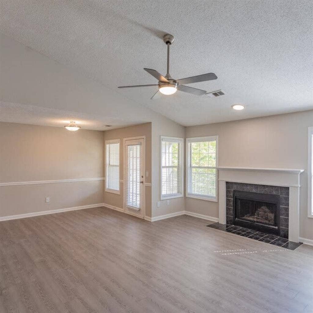 Spacious Apartment - Franklin, TN