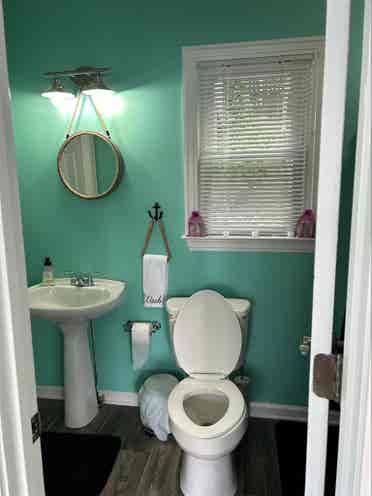 Furnished lake house 
suite