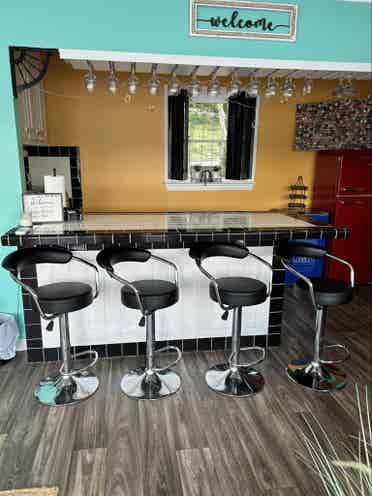 Furnished lake house 
suite