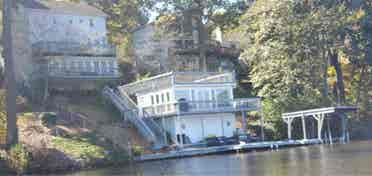 Furnished lake house 
suite