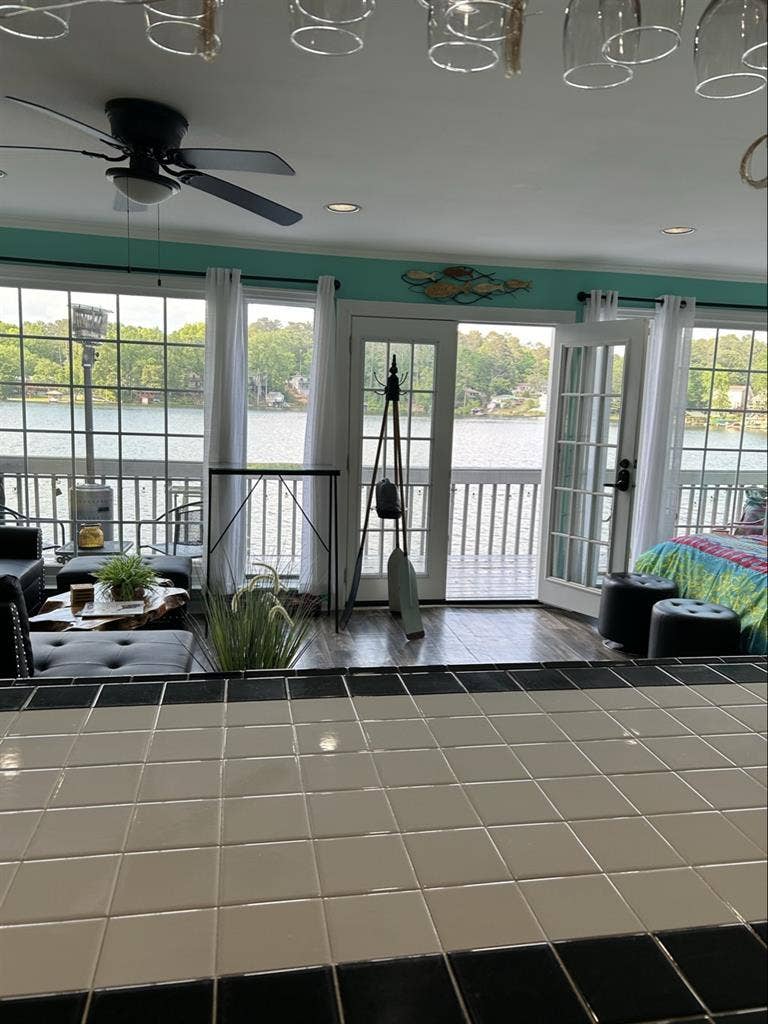 Furnished lake house
suite