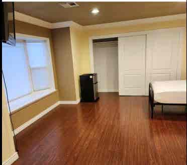 Rooms for Rent - La Mirada