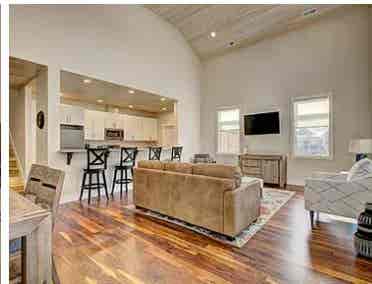 Master Bedroom w/ Private Bath