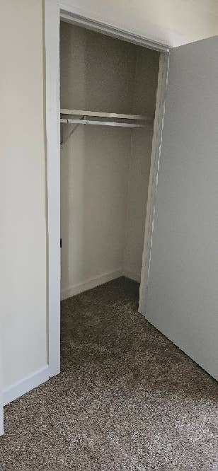 Looking for female roommate