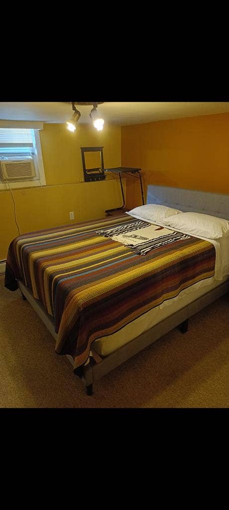 MALE or FEMALE  - FURNISHED STUDIO