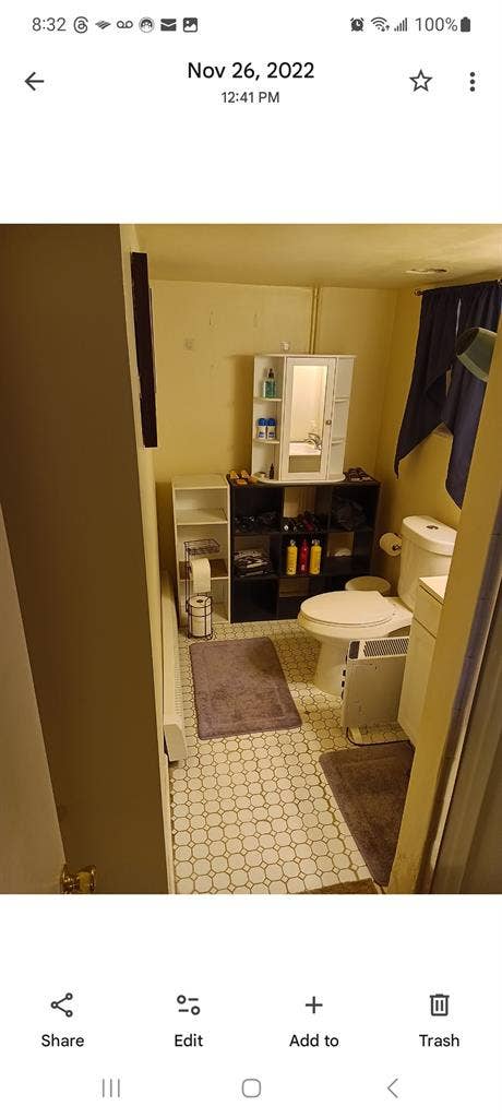 MALE or FEMALE  - FURNISHED STUDIO