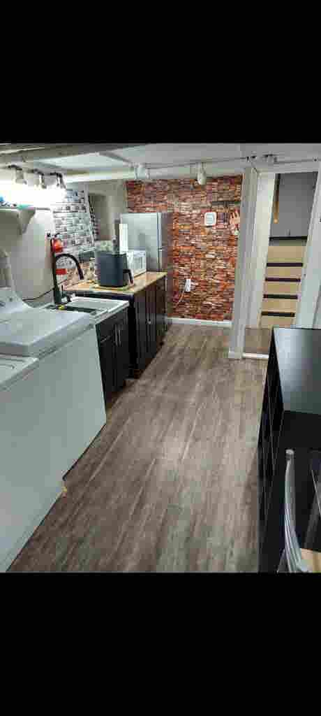 MALE or FEMALE  - FURNISHED STUDIO