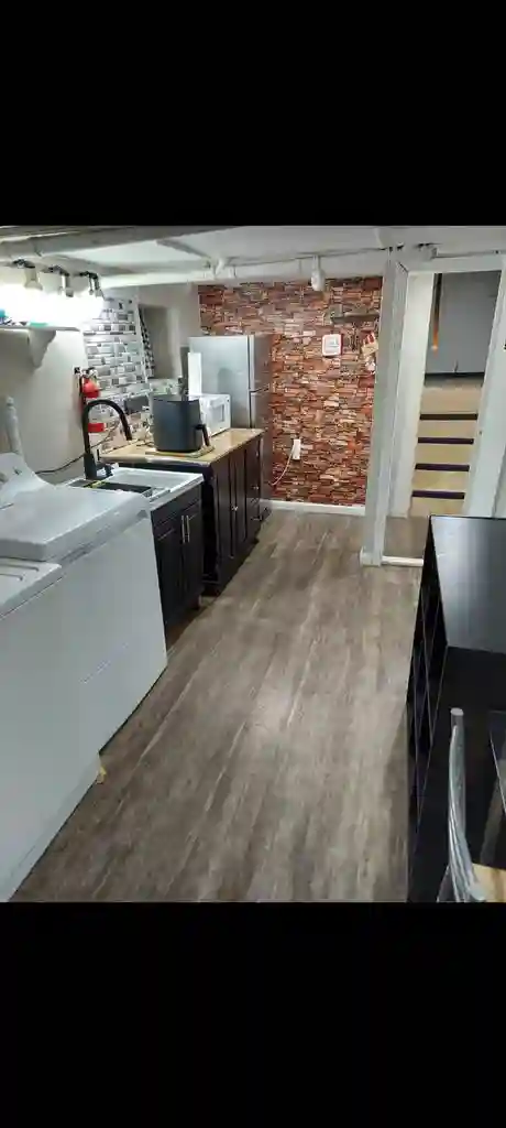 MALE or FEMALE - FURNISHED STUDIO