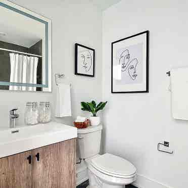 Fishtown Apartment.  bath