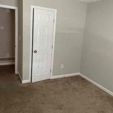 1 room available for rent