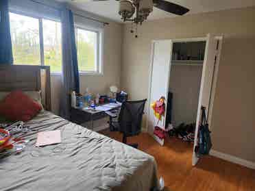 Large Room For Rent