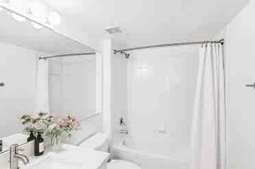 🏠 Bath - Apartment avai