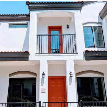 Gated Townhouse, private and bath