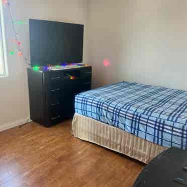 2 Rooms near South Point Casino