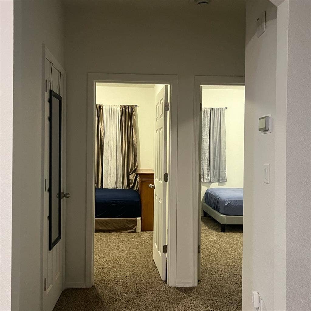 Looking for roomate