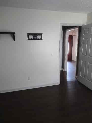 Two rooms available in Donelson