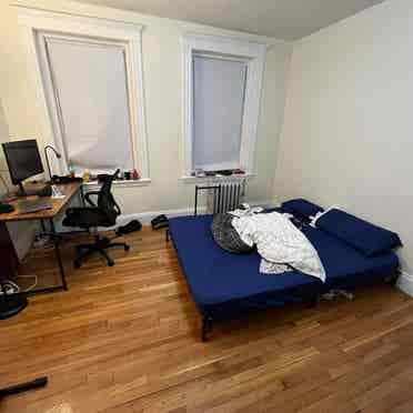 Private Room in Fenway Available