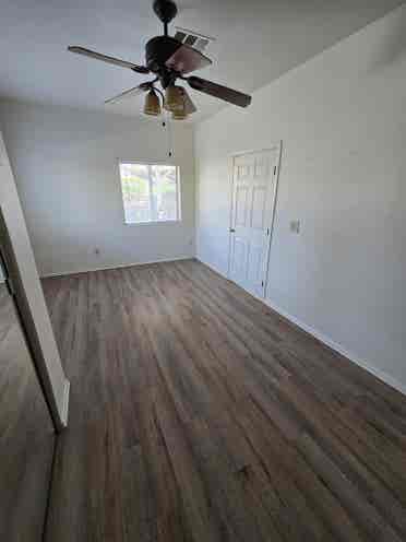 Large room for rent