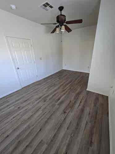 Large room for rent