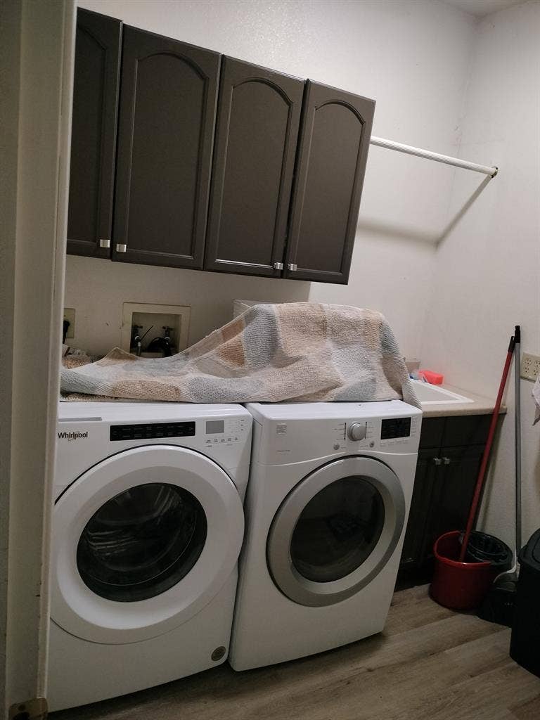Large room for rent