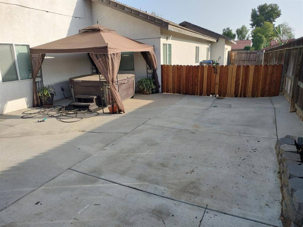 Large room for rent
