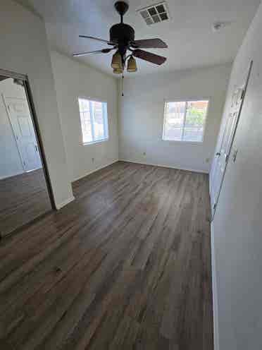 Large room for rent