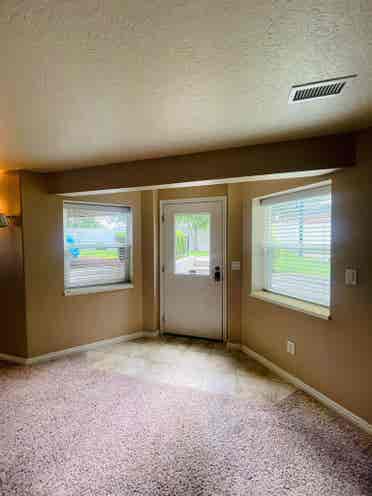 Room Avl for rent in south jordan