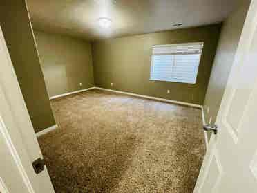 Room Avl for rent in south jordan