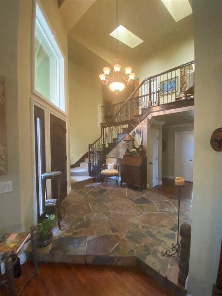 Safe clean quiet, close to trails