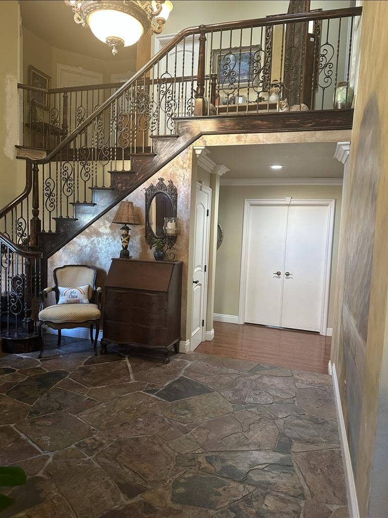 Safe clean quiet, close to trails