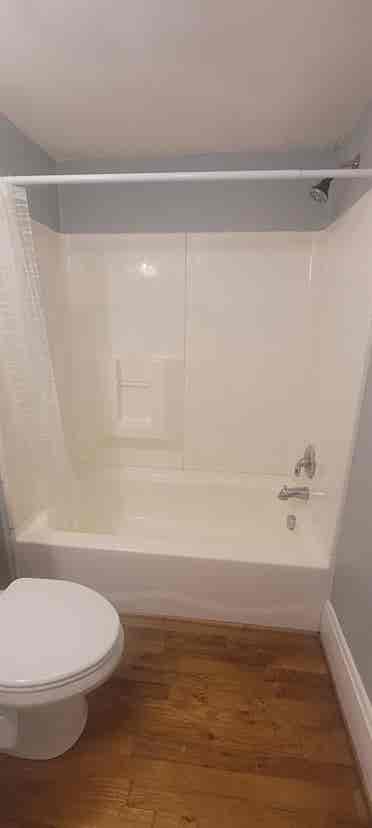 2 Rooms for Rent w/Shared Bathroom