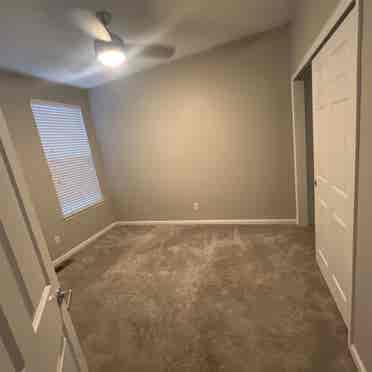 Room in townhouse to rent!