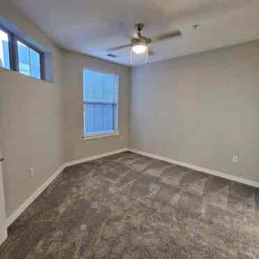 Apartment  in uptown for low price