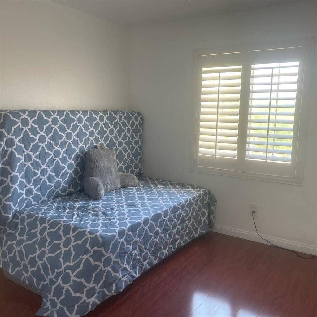 Room For Rent in Southwest LV