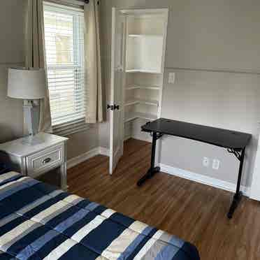 Room for rent nice are (WoodStreet)