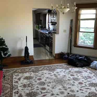 Room available near Tufts/Red Line