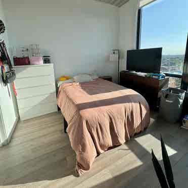 1 bed sublet in a luxury building