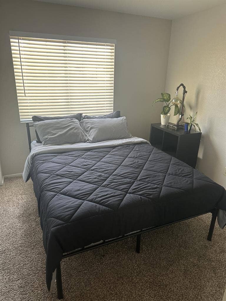 Bedroom in Quiet Home for Rent