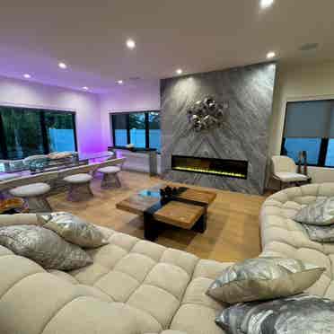 Modern new mansion! LUXURY ROOM