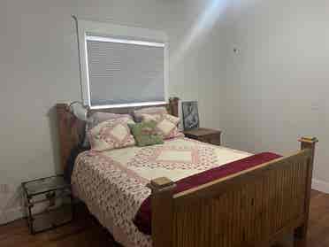 Ensuite Bedroom In Oldtown Longmont