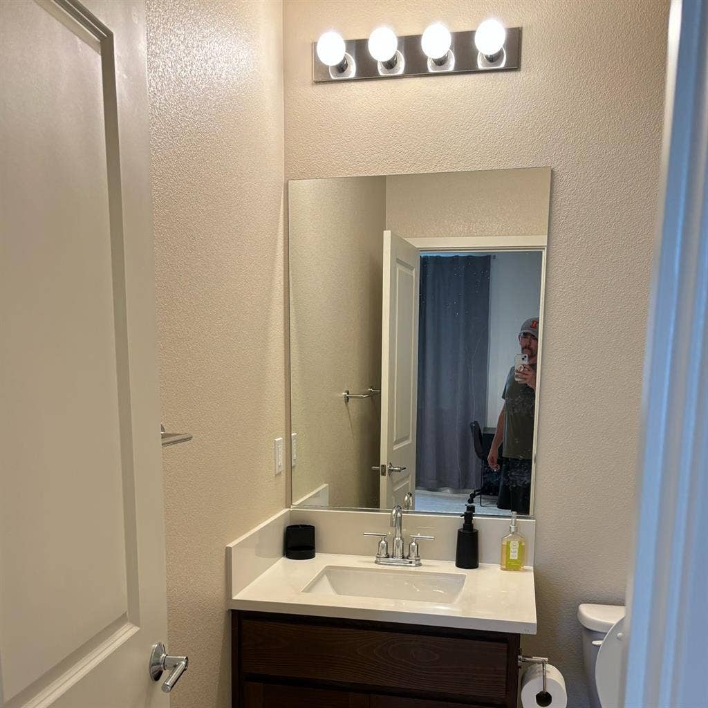 Room with a private Bathroom