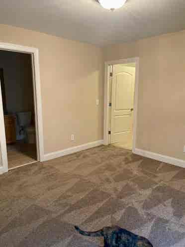 Large suite, 2 rooms, full bathroom