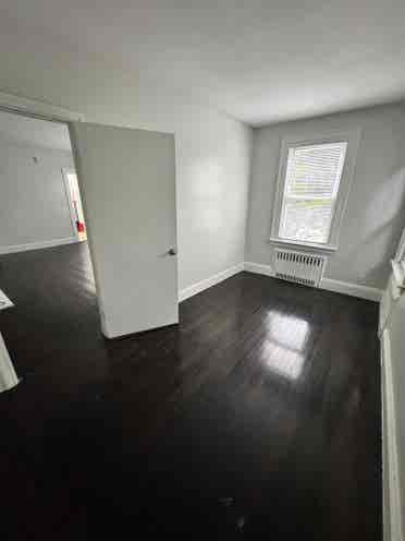 Huge apartment. Minutes to downtown