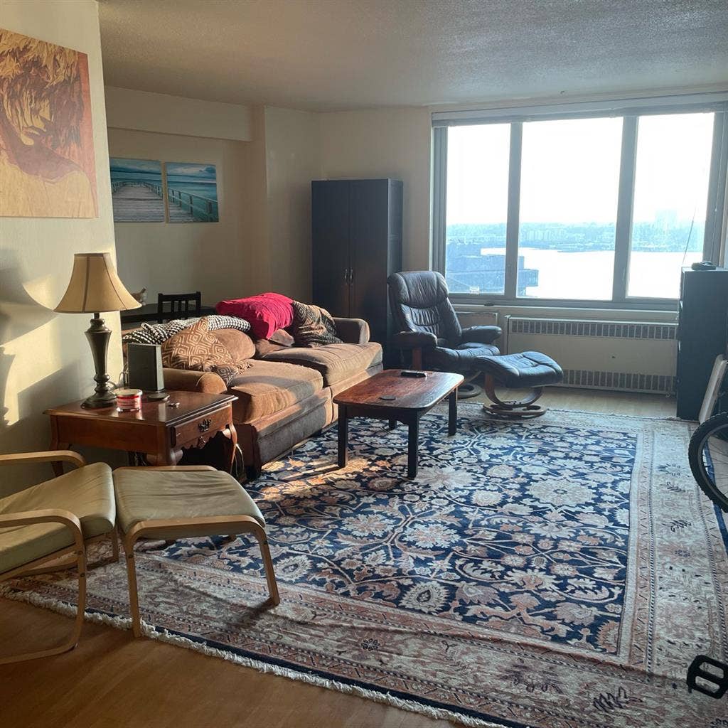 3br looking for 3rd roommate